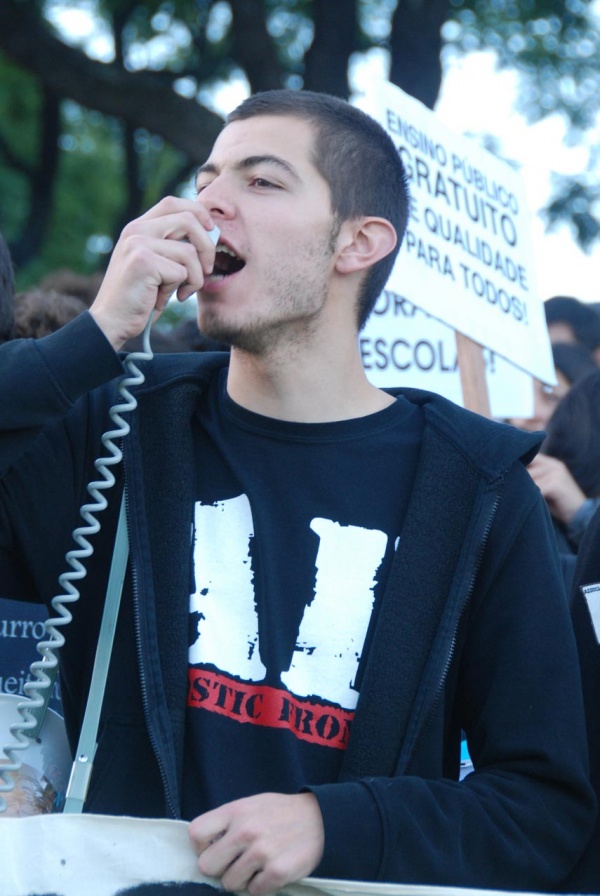 Mais de 7000 estudantes do ensino superior manifestam-se em Lisboa