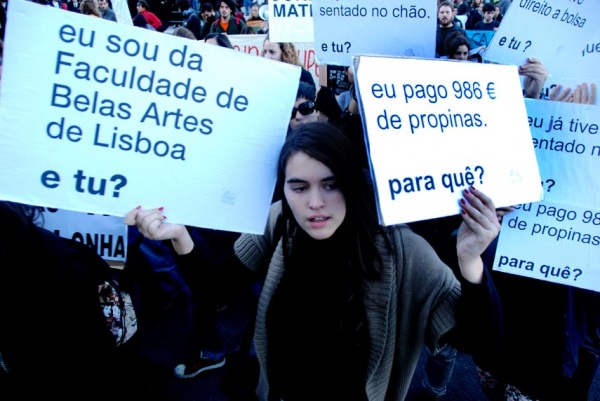 Mais de 7000 estudantes do ensino superior manifestam-se em Lisboa