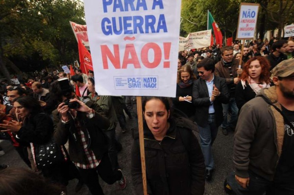 Manifestação da campanha «Paz Sim, NATO Não»