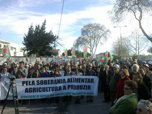 Manifestação de agricultores em defesa da produção nacional
