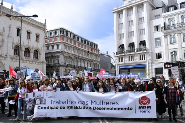 National Demonstration of Women promoted by Democratic Women's Movement (MDM)