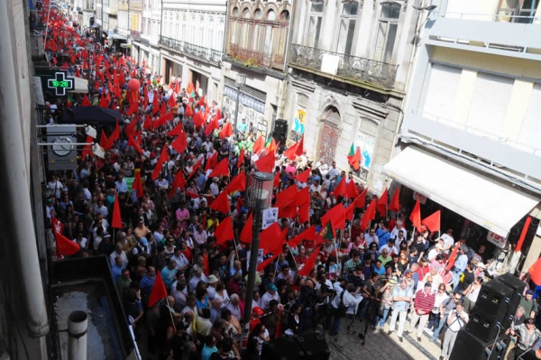 Manifestação «É tempo de dizer basta! Rejeitar o Pacto de Agressão, lutar por um Portugal com futuro» - Porto