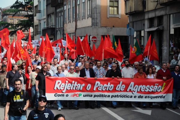 Manifestação «É tempo de dizer basta! Rejeitar o Pacto de Agressão, lutar por um Portugal com futuro» - Porto