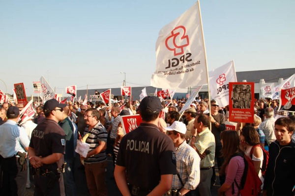 Milhares de trabalhadores da Função Pública em luta contra políticas de agressão e roubo