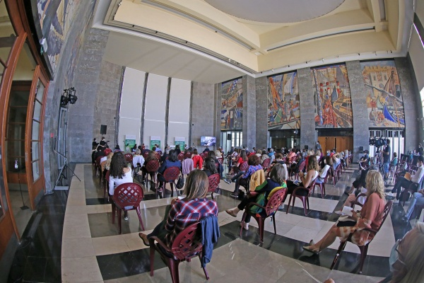 Sessão «O PCP e a emancipação da mulher - Luta secular do presente e do futuro»