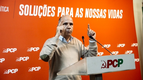 Sessão «Pelo direito à Habitação – testemunhos da realidade na região do Porto»