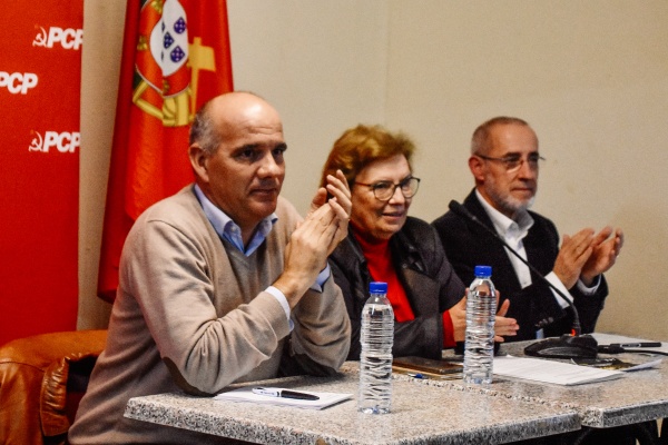 Sessão «Pelo direito à Habitação – testemunhos da realidade na região do Porto»