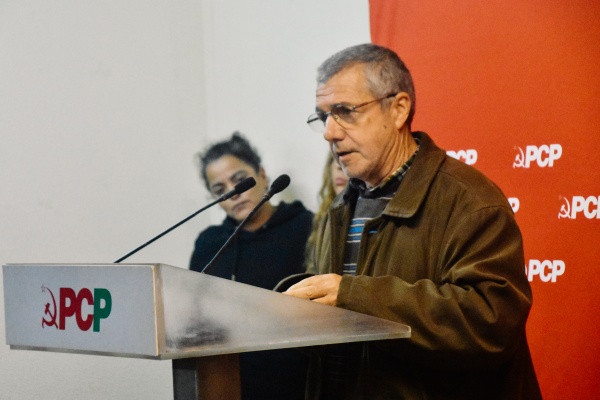 Sessão «Pelo direito à Habitação – testemunhos da realidade na região do Porto»